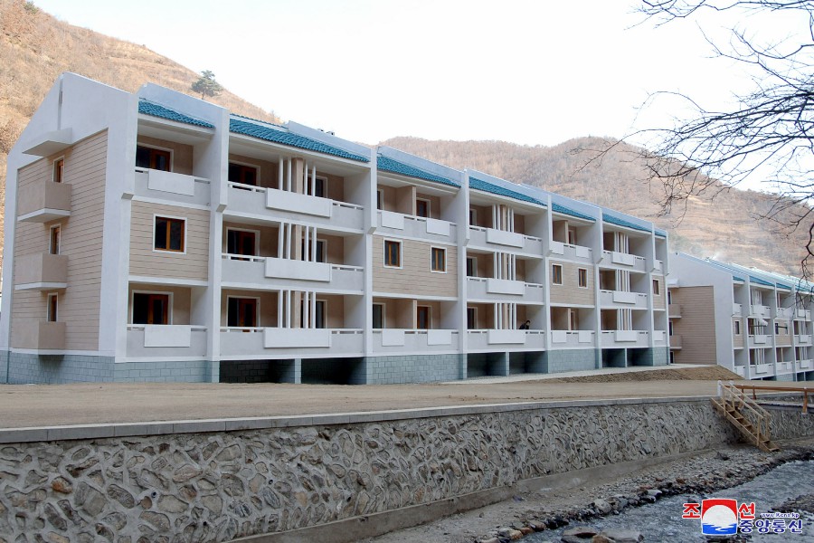 3-어랑군과 허천군에서 새집들이 경사